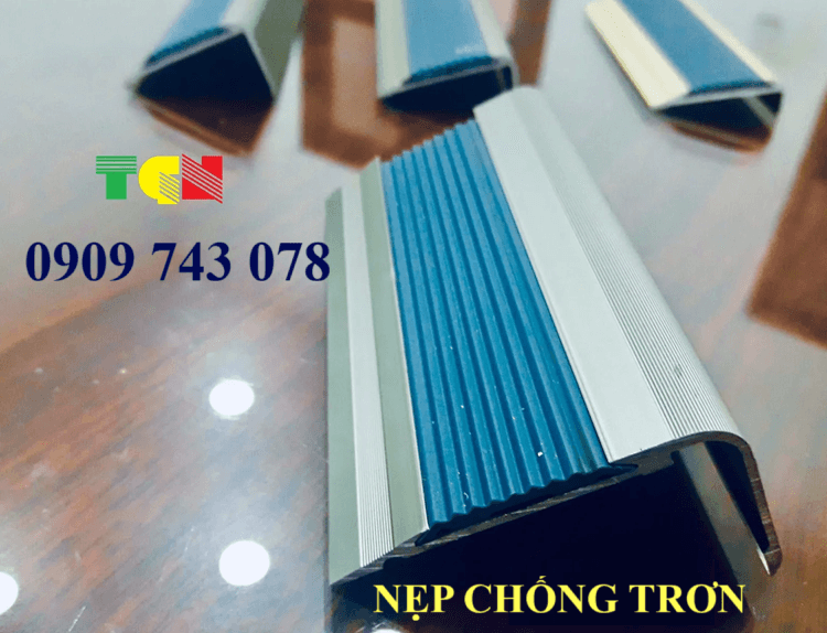 NẸP NHÔM CHỐNG TRƠN