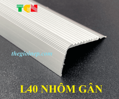 Nẹp Nhôm L40 Gân Chống Trơn Màu Nhôm